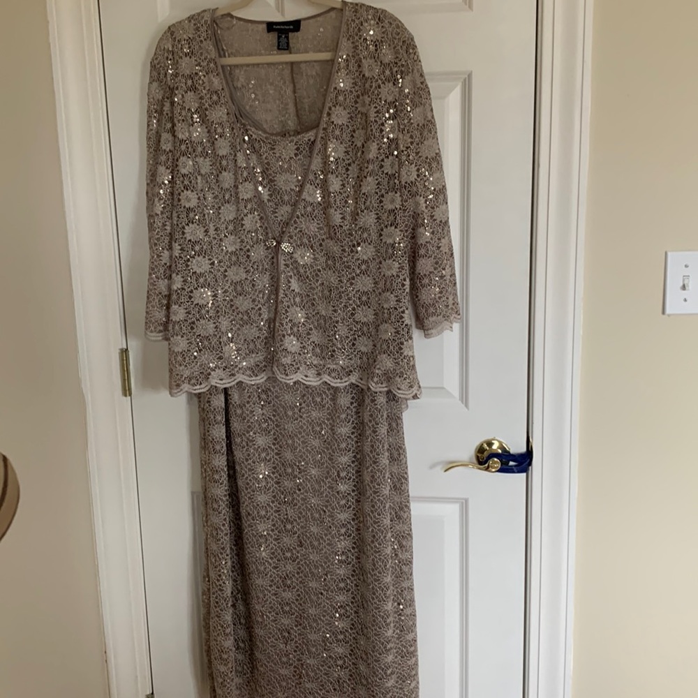 Maxi beige tones lace mother of the bride/groom dress
